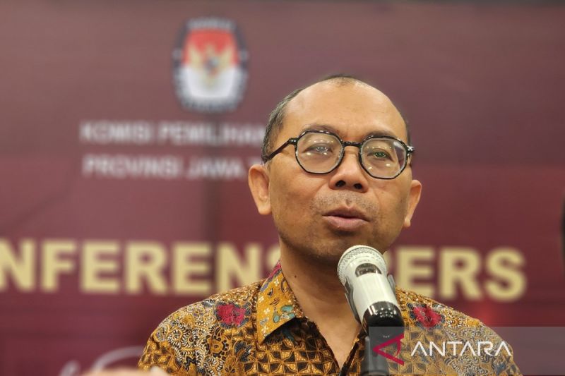 Anggota KPU Provinsi Jawa Tengah Paulus Widyantoro. ANTARA/I.C. Senjaya