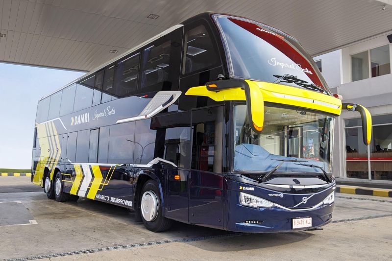 Bus Double Decker Imperial Suites DAMRI resmi beroperasi perdana pada Februari 2024 lalu. Bus ini melayani pelanggan pada rute Jakarta Surabaya Malang PP (ANTARA/HO)