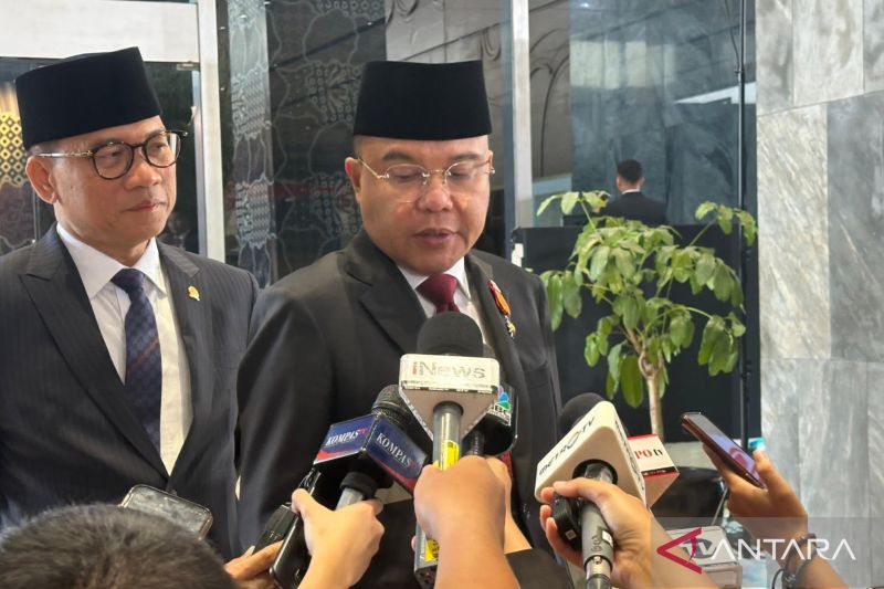 Ketua Harian Partai Gerindra Sufmi Dasco Ahmad usai menghadiri Sidang Tahunan MPR RI di Kompleks Parlemen, Jakarta, Jumat (16/8/2024). ANTARA/Rio Feisal