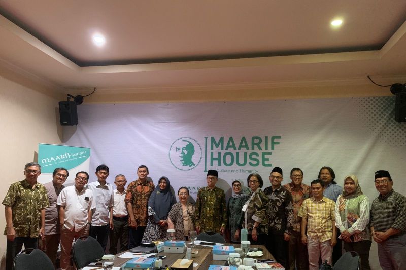 Deputi Bidang Pembangunan Manusia, Masyarakat dan Kebudayaan Kementerian PPN/Bappenas Amich Alhumami (tengah) dalam program "MAARIF House" edisi ke-2 di Jakarta Kamis lalu (15/8/2024( (ANTARA/HO-MAARIF Institute)
