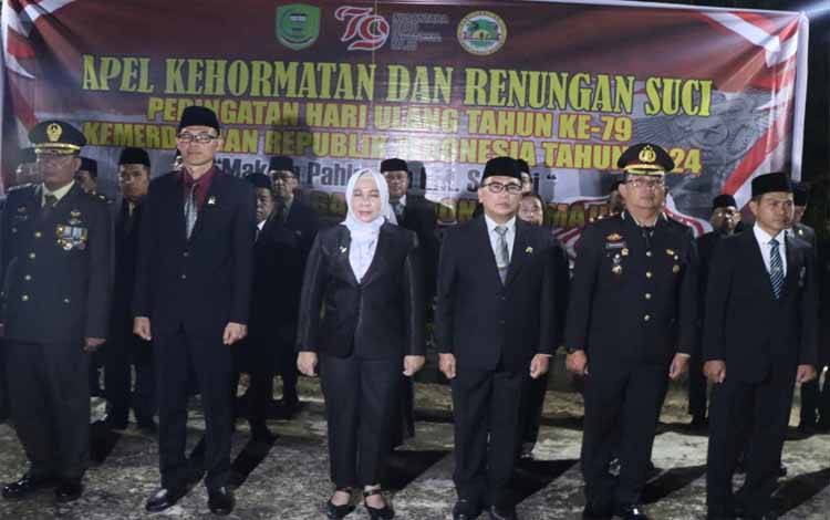 Pj Bupati Pulang Pisau Hadiri Apel Kehormatan dan Renungan Suci di Makam Pahlawan H.M Sanusi