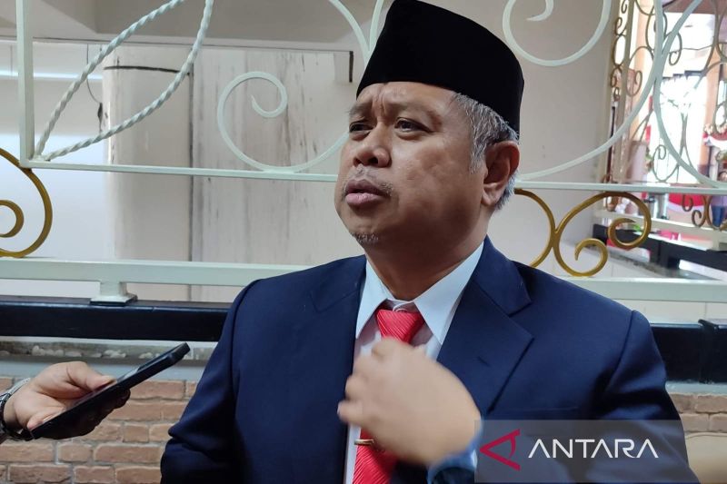 Kepala Dinas Perhubungan Jawa Timur Nyono. (ANTARA/Faizal Falakki)