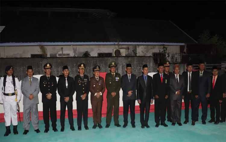 Pj Sekda Seruyan Ikuti Apel Kehormatan dan Renungan Suci