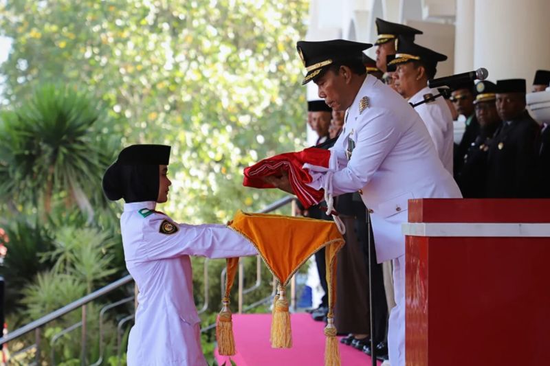 Bupati Sumbawa Barat ajak warga bersatu di HUT RI ke-79
