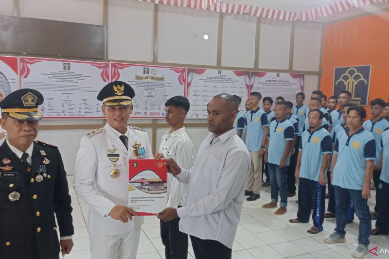 90 Narapidana Rutan Putussibau Terima Remisi HUT RI ke-79