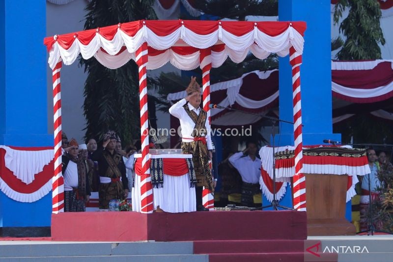 Menteri Kelautan dan Perikanan Sakti Wahyu Trenggono saat menjadi inspektur upacara peringatan Hari Ulang Tahun Ke-79 Kemerdekaan Republik Indonesia, di Kabupaten Sabu-Raijua, Nusa Tenggara Timur (NTT), Sabtu (17/8/2024). ANTARA/HO-KKP