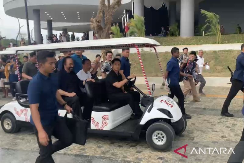 Presiden Jokowi dan Surya Paloh berkendara boogie di IKN
