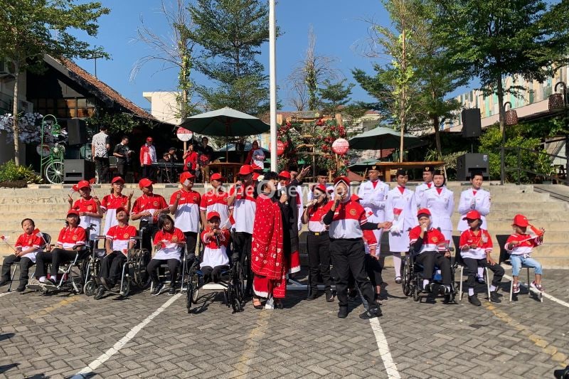 Puluhan Siswa Difabel Ikuti Upacara Bendera HUT Ke-79 RI