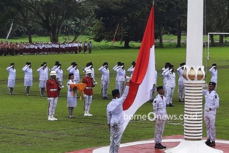 Upacara HUT RI ke-79 di Teluk Wondama, Meski Hujan Lebat