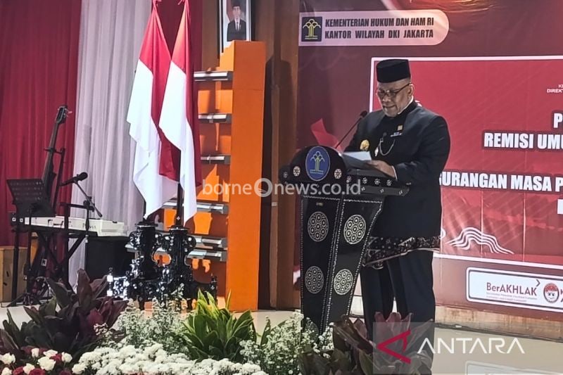 Kepala Kanwil Kemenkumham DKI Jakarta Andika Dwi Prasteya dalam acara Pelaksanaan Penyerahan Remisi Umum 17 Agustus 2024 Kanwil Kemenkumham DKI Jakarta di Lembaga Pemasyarakatan Kelas I Cipinang, Jakarta, Sabtu (17/8/2024). (ANTARA/Agatha Olivia Victoria)