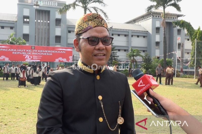 Kepala Lembaga Pemasyarakatan (Kalapas) Kelas I Cipinang Enget Prayer Manik saat ditemui usai Upacara HUT Ke-79 RI di Lapas Kelas I Cipinang, Jakarta, Sabtu (17/8/2024). (ANTARA/Agatha Olivia Victoria)