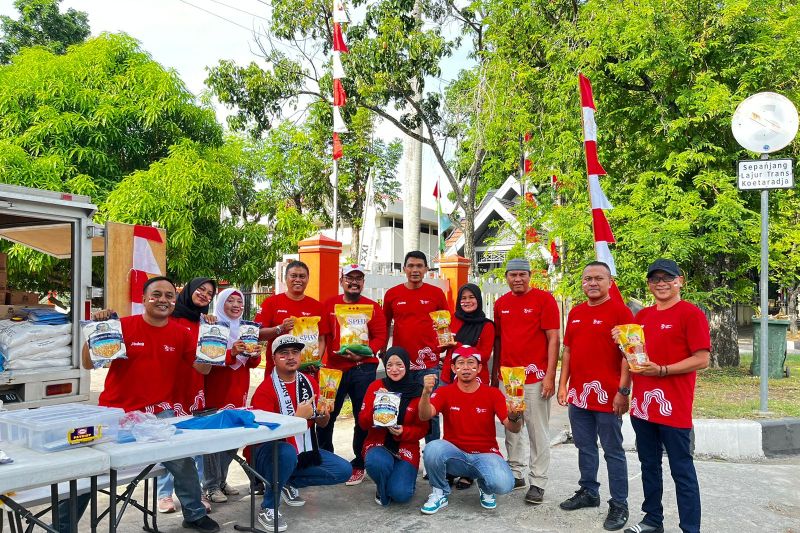 Perum Bulog Kantor Wilayah Aceh melaksanakan siaga merdeka yang merupakan bagian aksi mengamankan harga pangan dalam rangka peringatan HUT RI (ANTARA/ HO-Humas Bulog)