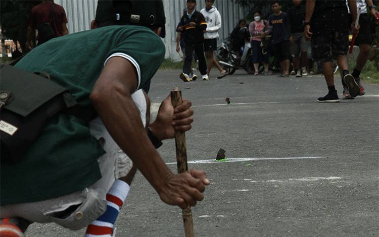 Gelar Lomba Balogo, Lestarikan Permainan Tradisional Dayak Kalteng