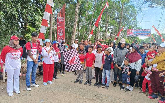 1.250 Warga Ikut Jalan Sehat Hari Kemerdekaan di Desa Matabu