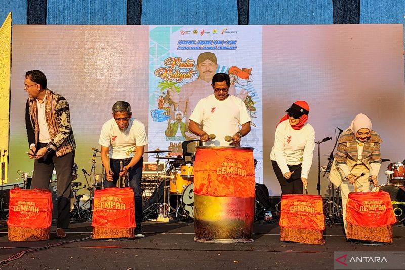Peluncuran Gerakan Nasional Bangga Buatan Indonesia dan Bangga Berwisata di Indonesia yang dibalut dalam rangkauan Hari Jadi Ke-79 Jawa Tengah di Kota Salatiga, Minggu (18/8/2024). ANTARA/I.C. Senjaya