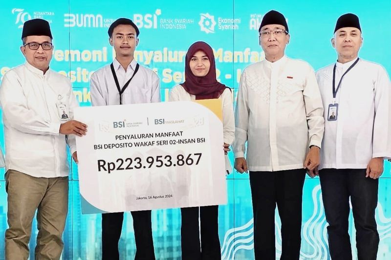 BSI Salurkan Beasiswa Pendidikan untuk 172 Pelajar dan Mahasiswa
