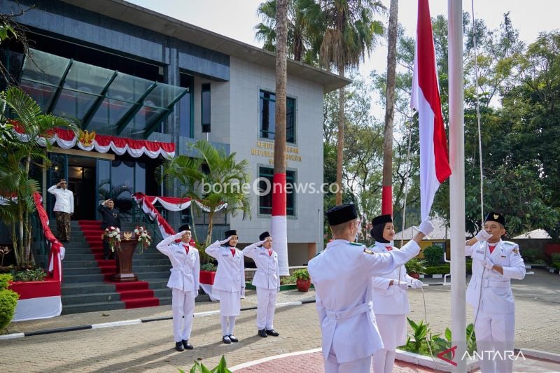 Suasana upacara bendera memperingati HUT RI ke-79 di KBRI Nairobi, Kenya, Sabtu (17/8). (ANTARA/HO-KBRI Nairobi)