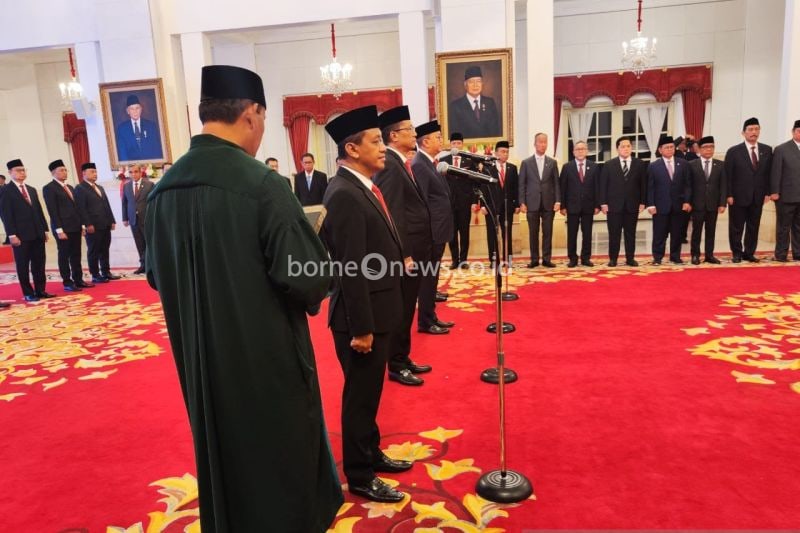 Joko Widodo Lantik Rosan Roeslani Sebagai Menteri Investasi