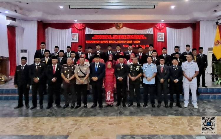 30 Anggota DPRD Kobar 2024 - 2029 Dilantik, Siti Mukaromah Jadi Ketua Sementara