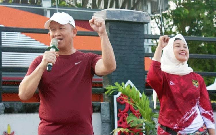 Sekda Kapuas Ajak Masyarakat Terapkan Gaya Hidup Sehat melalui Senam Bersama