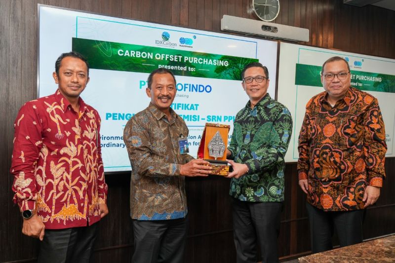 PT Sucofindo melakukan "carbon offsetting" dengan pembelian Sertifikat Pengurangan Emisi (SPE) dari proyek-proyek Aksi Mitigasi Perubahan Iklim yang terdaftar di Sistem Registri Nasional Pengendalian Perubahan Iklim (SRN PPI). ANTARA/HO-Sucofindo