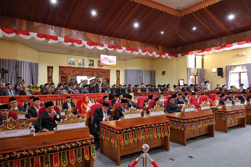 Penjabat Bupati Lampung Barat Ingatkan DPRD Jaring Aspirasi Warga