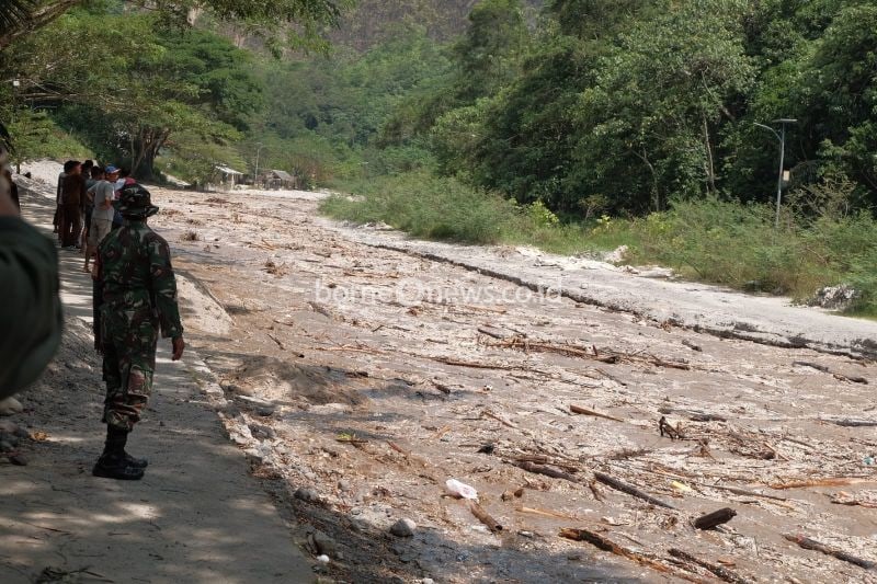 Banjir Bandang di Sungai Ngarai Sianok Bukittinggi Tanpa Hujan