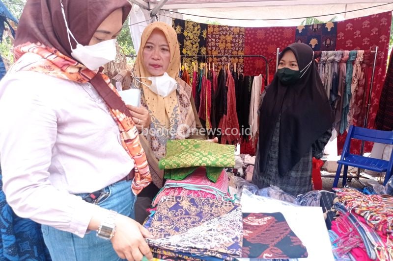 Mantan Pejabat Lebak Ciptakan Lapangan Kerja bagi 300 Tenaga Lokal