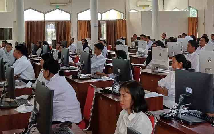 Dokumen tes CAT CASN tahun 2023 di Balai Diklat Aparatur SDM Kotawaringin Timur. (FOTO: DEWIP)