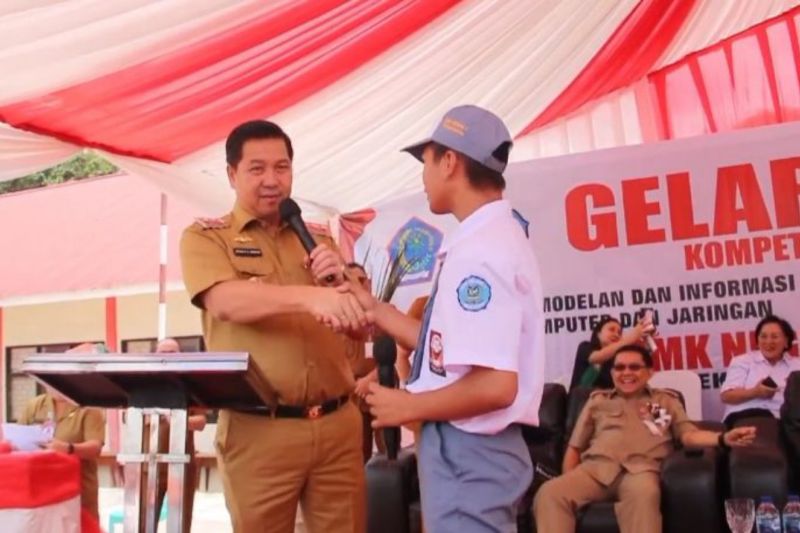 Wagub Sulut Ajak Siswa SMK Tingkatkan Kualitas Diri Hadapi Kerja