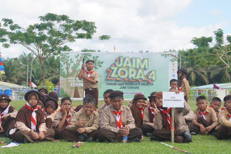Anak-anak CLS se-Sarawak mengikuti Jambore Anak Indonesia se-Malaysia Zona Sarawak (JAIM Zora) ke-4 di sebuah ladang sawit di Sarawak, Malaysia, Selasa (13/8/2024). ANTARA/HO-Koordinator CLC se-Sabah dan Sarwak