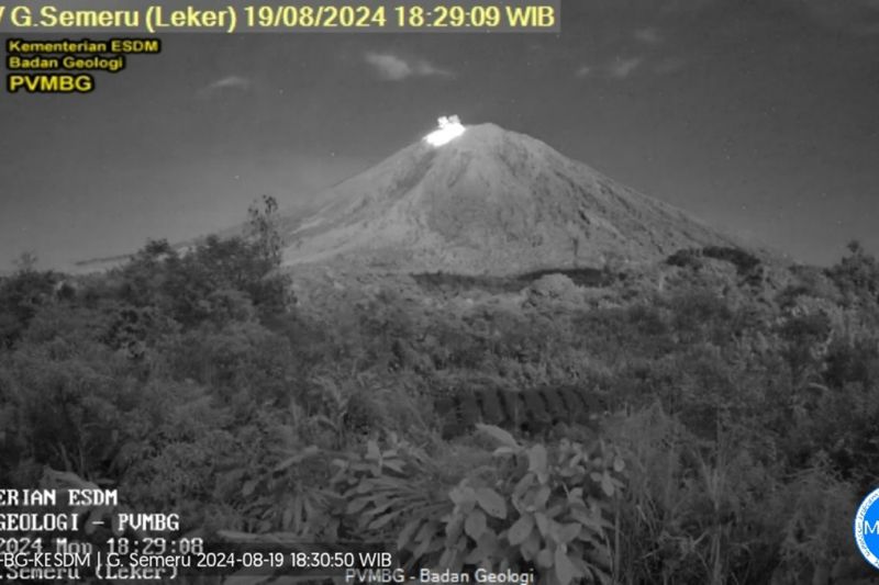 Gunung Semeru Erupsi 13 Kali, Status Waspada Diumumkan