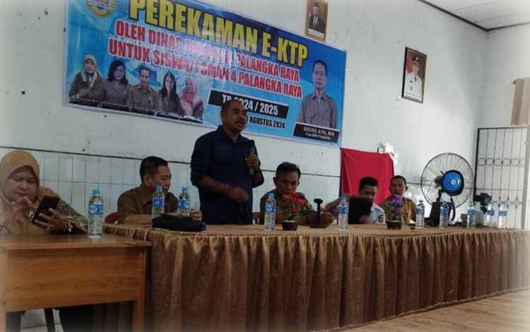 Pemko Jemput Bola Perekaman KTP-EI di SMAN 4 Palangka Raya Sukses Layani 42 Siswa