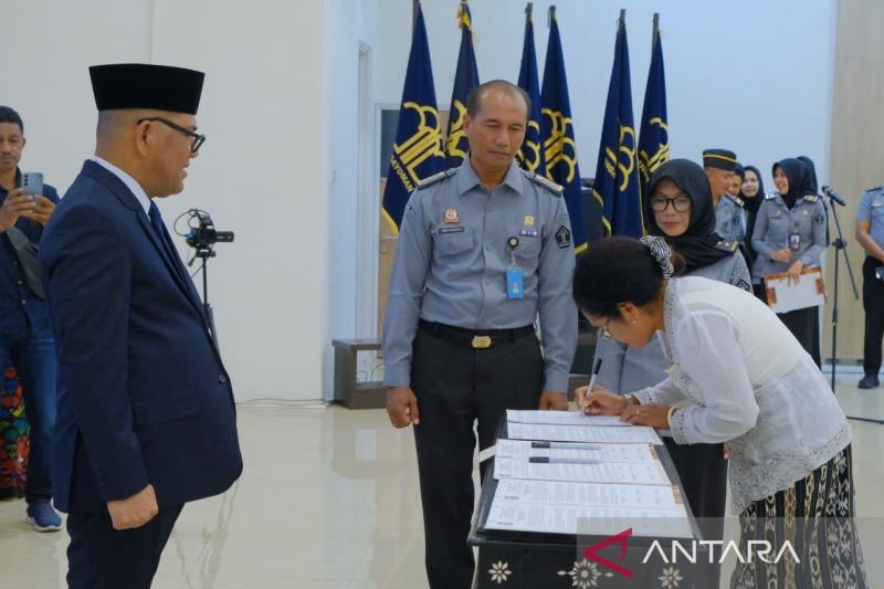 WNA Timor Leste Siltje Aplonia Nona Resmi Jadi WNI di NTB