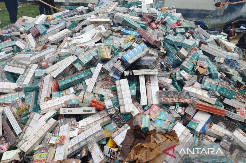 Rokok ilegal yang disita oleh pihak KPPBC Bengkulu. ANTARA/Anggi Mayasari