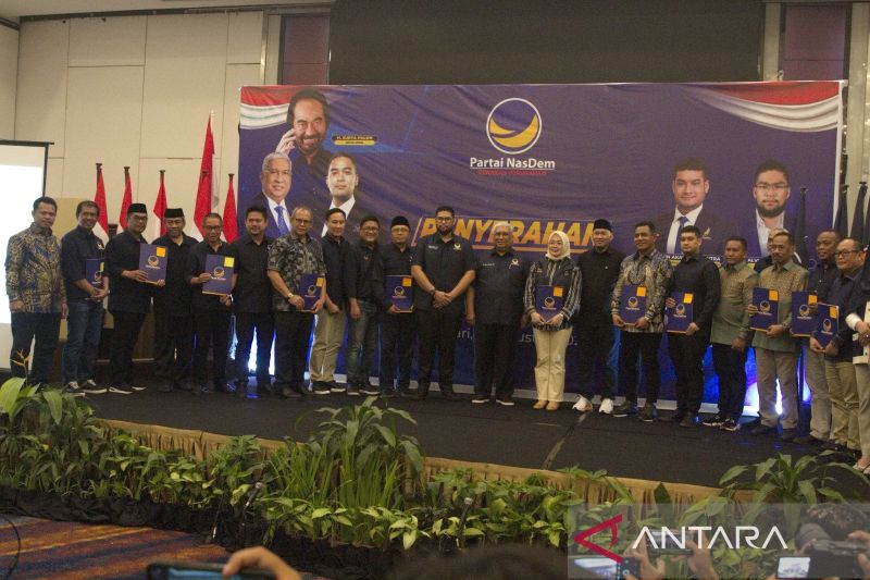 Partai NasDem Serahkan Dukungan kepada 13 Calon di Pilkada Sultra