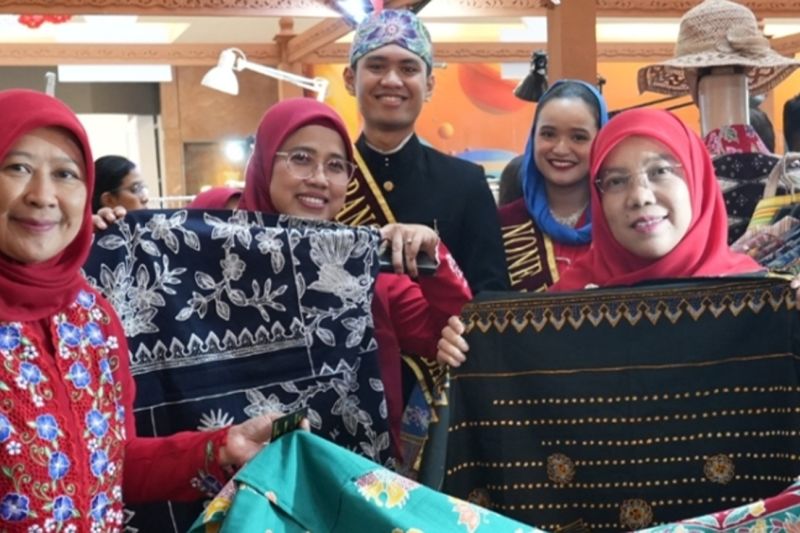 Pameran Dekranasda Jakarta Barat Hadirkan Ruang Promosi Pengrajin
