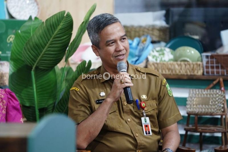 Asisten II Sekdaprov Riau M Job Kurniawan saat ekspos festival akbar yang menampilkan 70 tokoh perempuan inspiratif di Indonesia melalui "Renjana Cita Srikandi" yang bakal digelar di Pekanbaru pada 23-25 Agustus 2024. ANTARA/HO-Humas Pemprov Riau