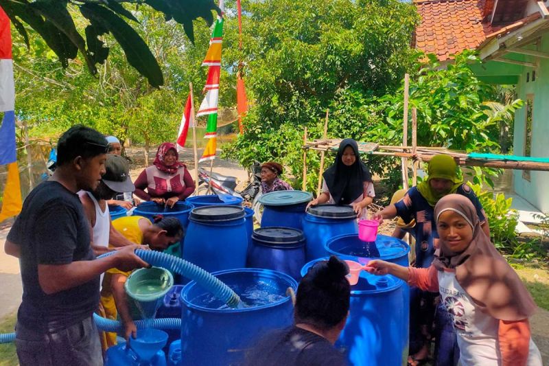 BPBD Cilacap Salurkan Bantuan Air Bersih untuk 18 Ribu Warga
