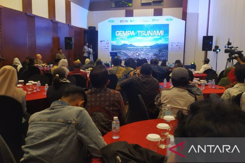 Kegiatan konferensi pelokalan Indonesia dan Asia-Pasific Local Leader Summit 2024, di Banda Aceh, Selasa (21/8/2024) malam. (ANTARA/Rahmat Fajri)