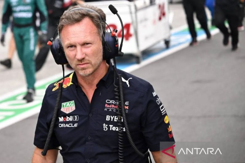 Arsip Foto - Kepala tim Red Bull Christian Horner jelang start Grand Prix Belanda, Sirkuit Zandvoort, Minggu (4/9/2022). ANTARA/AFP/Christian Bruna/am.