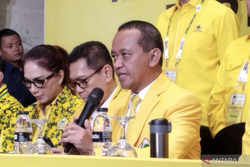 Ketua Umum Partai Golkar Bahlil Lahadalia saat konferensi pers di Jakarta, Rabu (21/8/2024). (ANTARA/Bagus Ahmad Rizaldi)