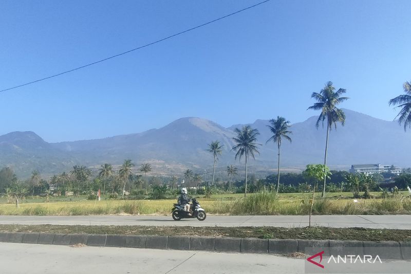 Penutupan Jalur Pendakian Gunung Guntur Akibat Kebakaran Hutan