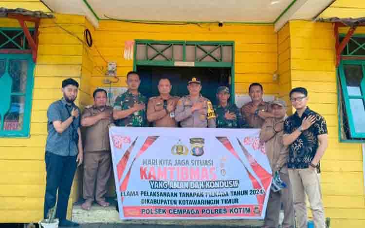 Polsek Cempaga bersama Forkopimcam Cempaga melakukan pertemuan untuk bersama-sama menjaga keamanan. (FOTO: IST)