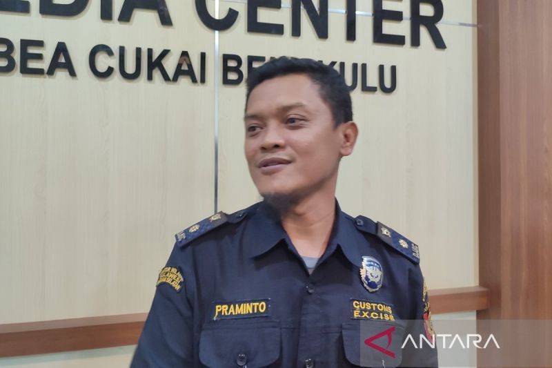 Kepala Seksi Penyuluhan KPPBC Tipe Madya Pabean C Bengkulu Agus Praminto (21/8/2024). ANTARA/Anggi Mayasari