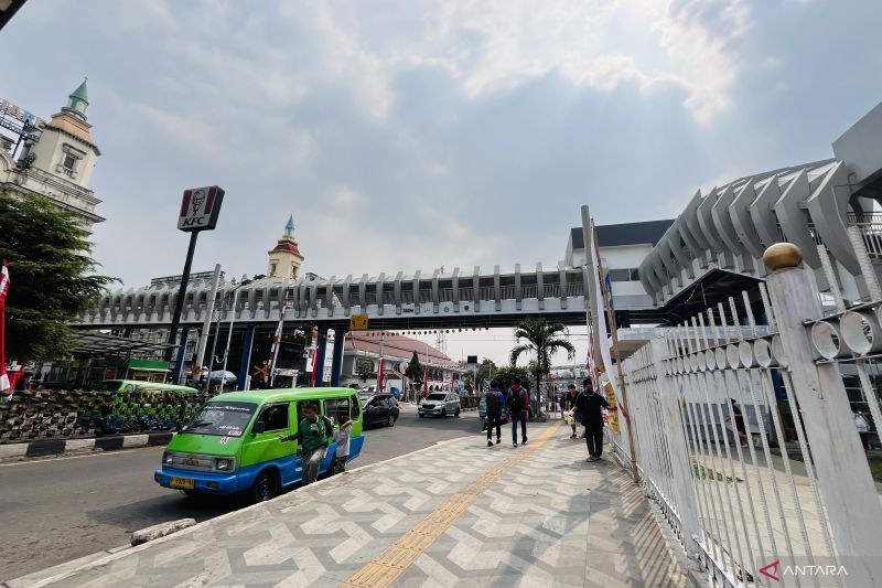 Sky bridge Paledang di Kota Bogor, yang melintas antara Stasiun Bogor dan Stasiun Paledang. (ANTARA/Shabrina Zakaria)