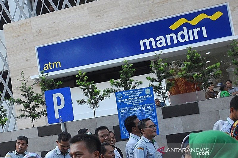 Logo Bank Mandiri. (ANTARA FOTO/Septianda Perdana/aa.)