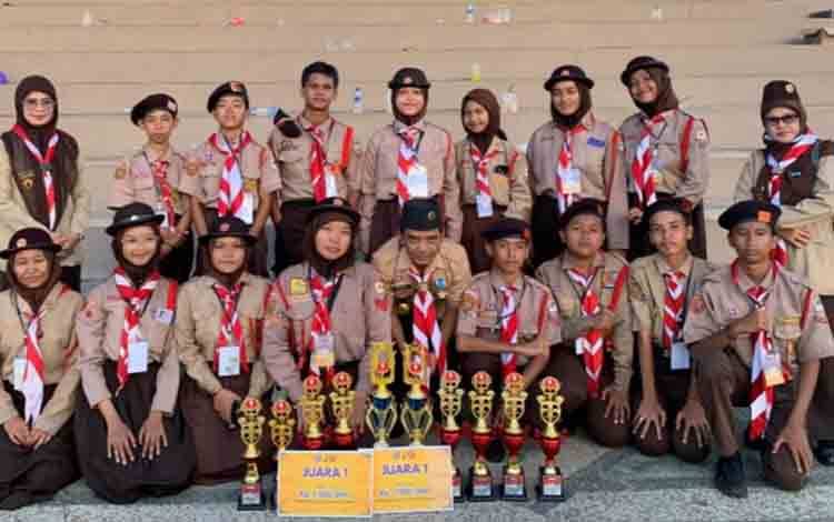 Gudep MTsN 1 Kapuas Raih Dua Piala di Perkemahan HUT Pramuka Kabupaten