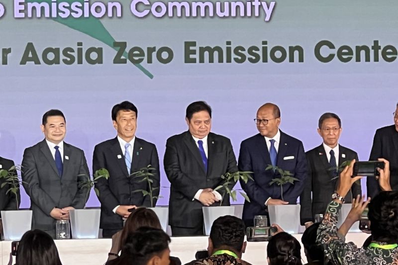Suasana peluncurkan Asia Zero Emission Center di sela-sela Asia Zero Emission Community (AZEC) 2nd Ministerial Meeting di Jakarta, Rabu (21/8/2024). ANTARA/Putu Indah Savitri