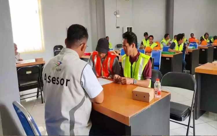 Tingkatkan Kompetensi Tenaga Kerja Sektor Konstruksi, Dinas PUPRPKPP Kapuas Uji Sertifikasi